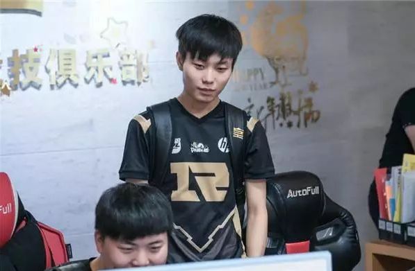 迪拉身上再 迪拉身上再