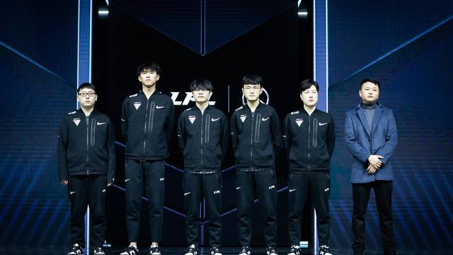 如火如荼 如火如荼