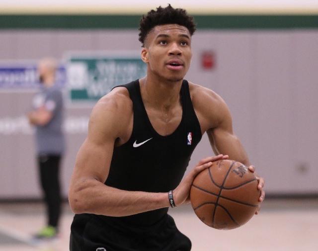 足球不仅仅 足球不仅仅